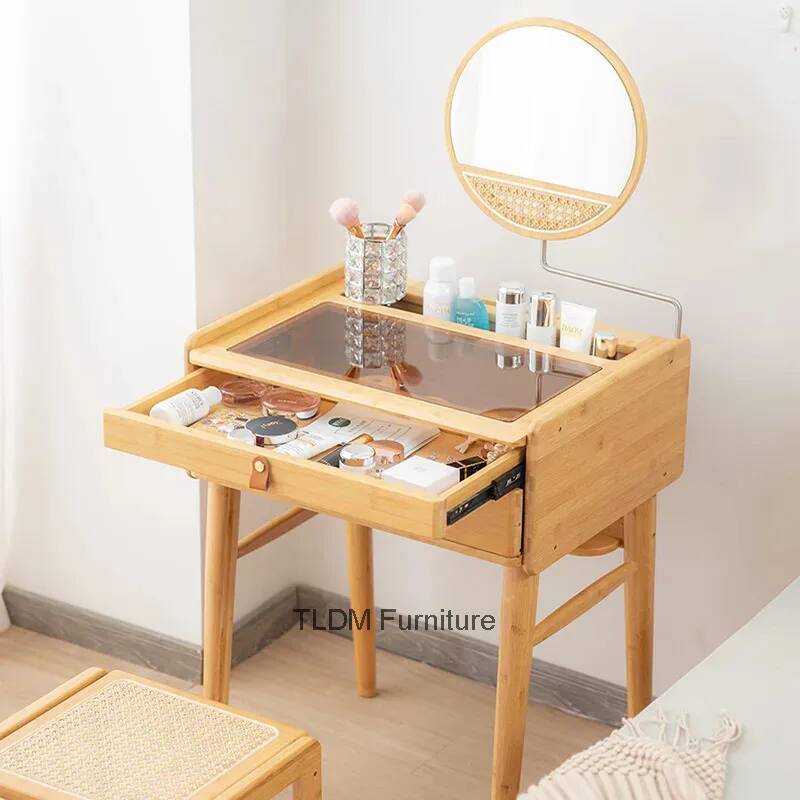 Minimalistyczna toaletka do sy – Beauty Makeup Table recenzja i cena