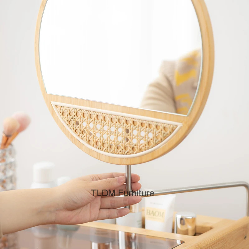 Minimalistyczna toaletka do sy – Beauty Makeup Table recenzja i cena